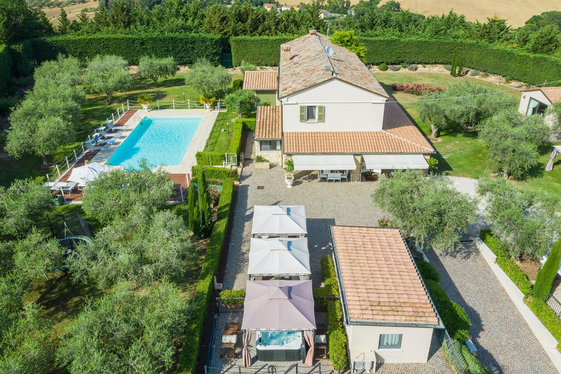 httpssecure.365villas.comgetimageuploadsconfigalessandrapropertygallery1420210810_043323jpg-4