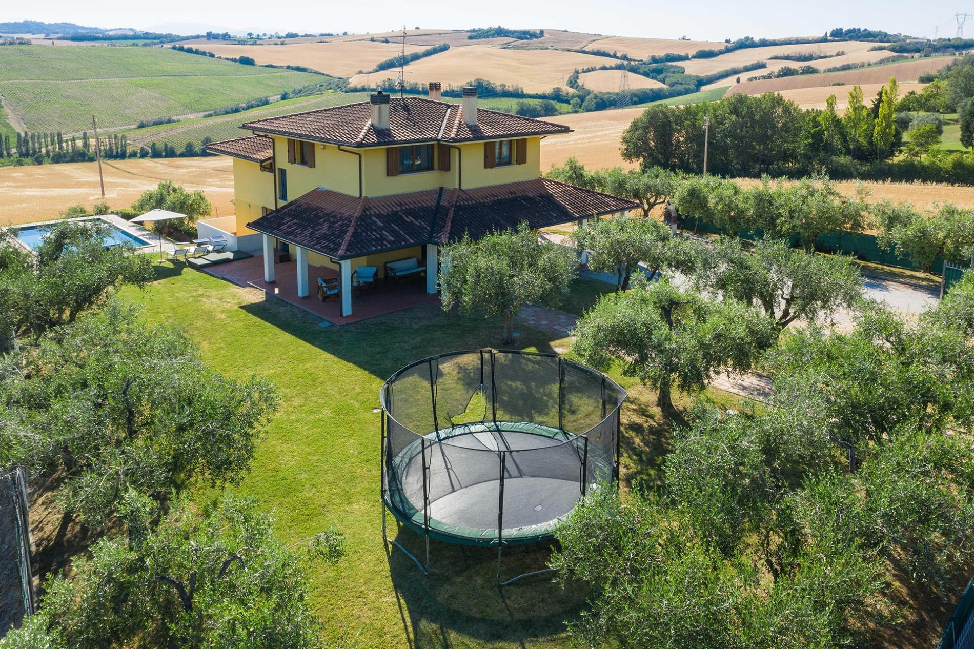 httpssecure.365villas.comgetimageuploadsconfigalessandrapropertygallery1520210818_024030jpg-2