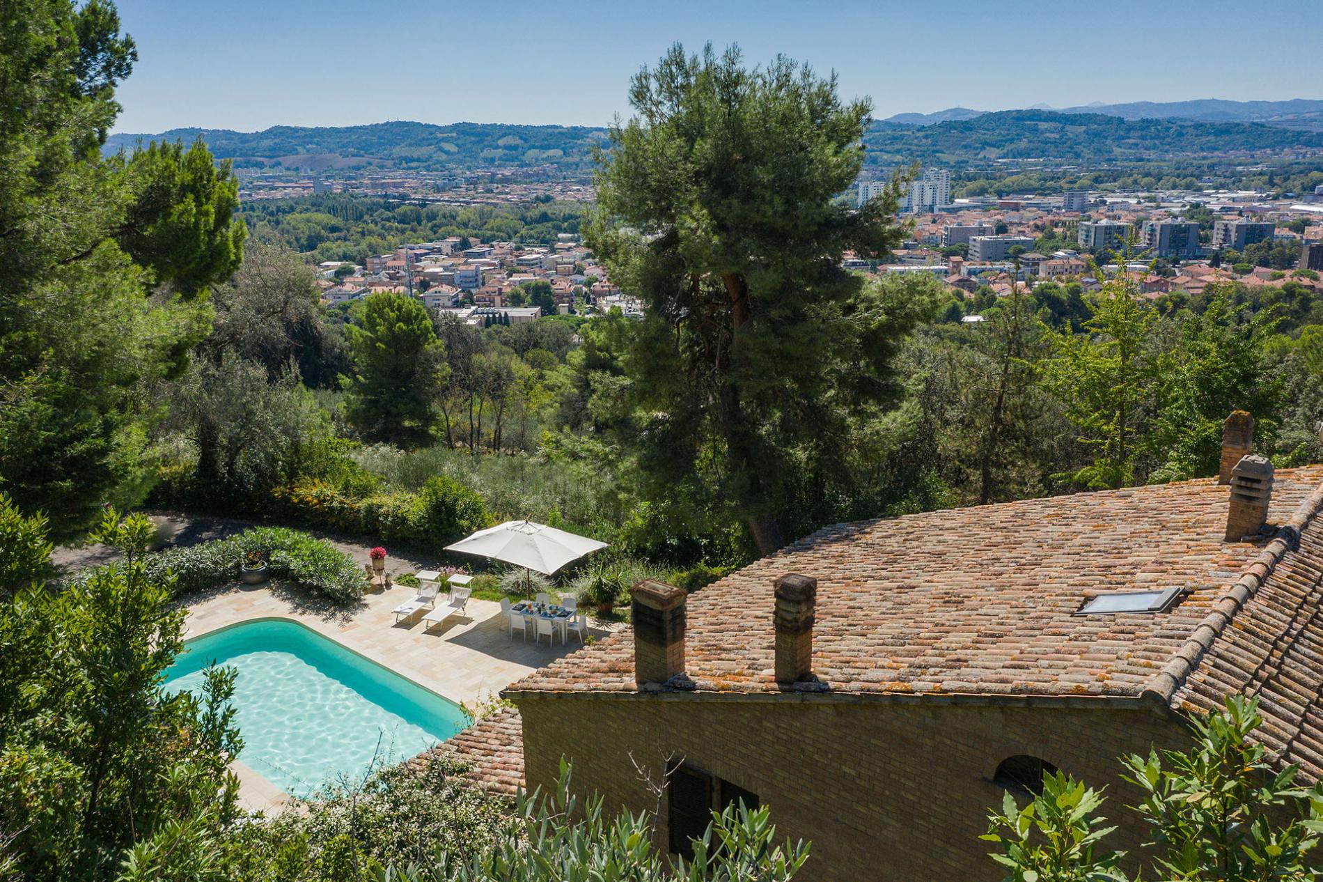 httpssecure.365villas.comgetimageuploadsconfigalessandrapropertygallery19920221003_070331jpg-1