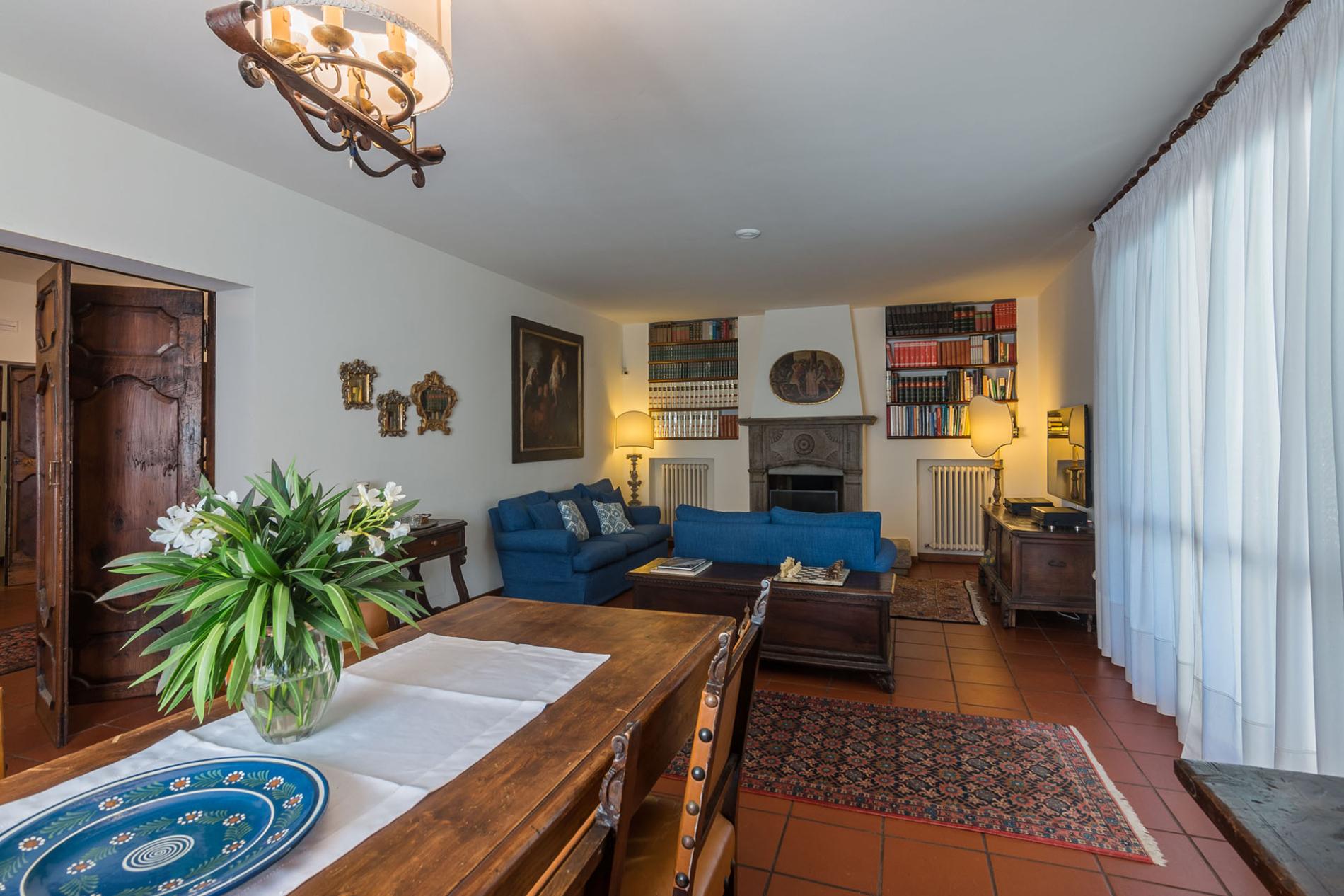 httpssecure.365villas.comgetimageuploadsconfigalessandrapropertygallery19920221003_070526jpg-1