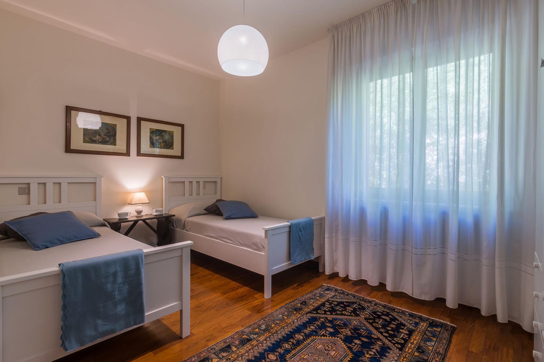 httpssecure.365villas.comgetimageuploadsconfigalessandrapropertygallery19920221003_070636jpg