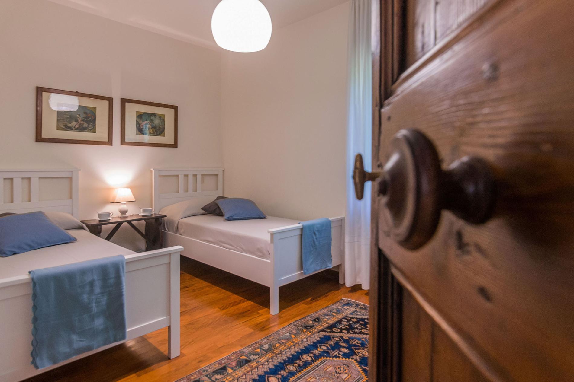 httpssecure.365villas.comgetimageuploadsconfigalessandrapropertygallery19920221003_070644jpg