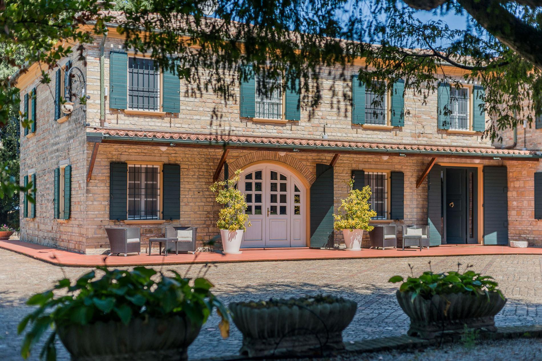 httpssecure.365villas.comgetimageuploadsconfigalessandrapropertygallery21220230920_053339_711jpg-1