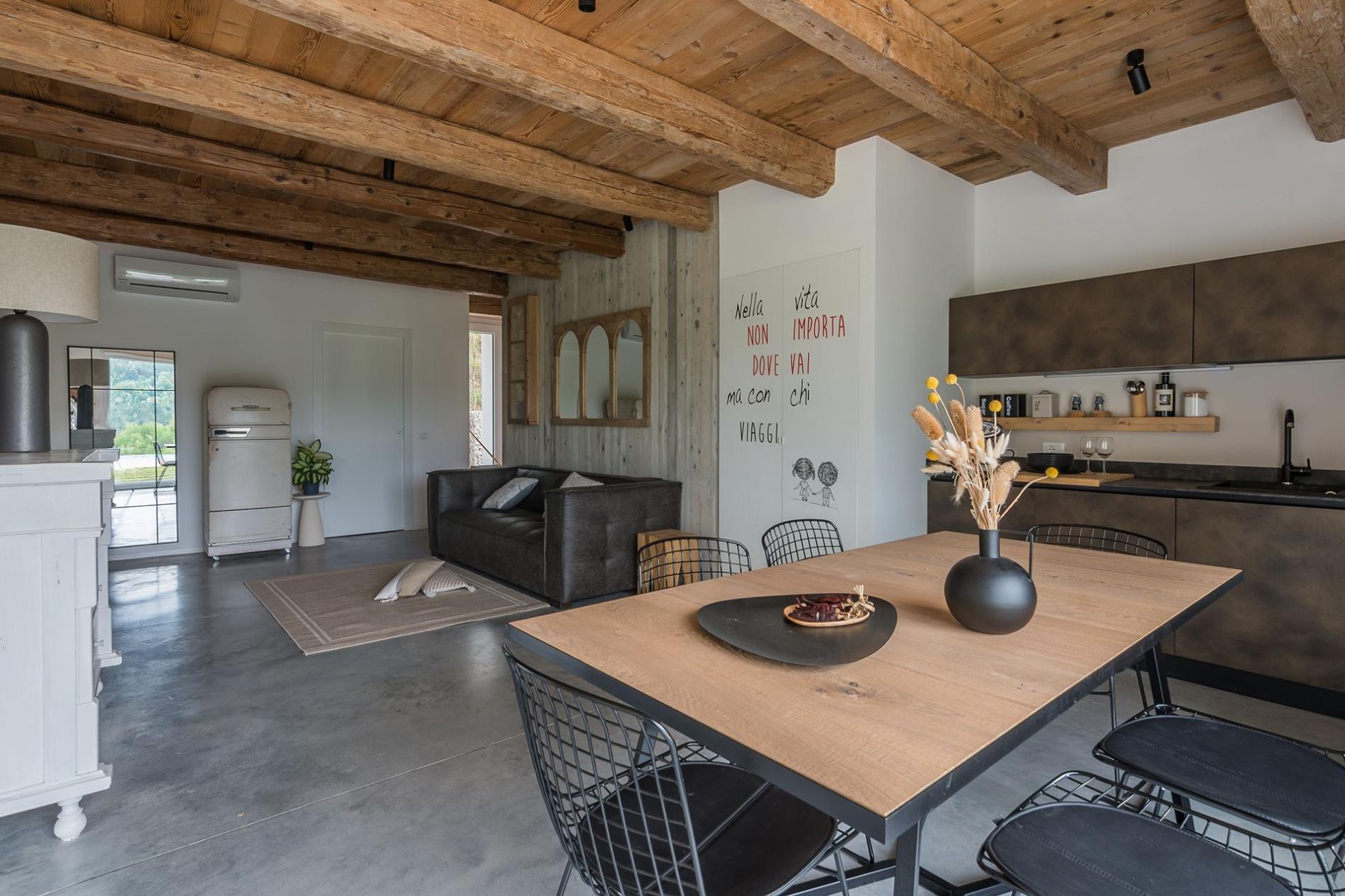 httpssecure.365villas.comgetimageuploadsconfigalessandrapropertygallery21520240415_123554_6481jpg-6