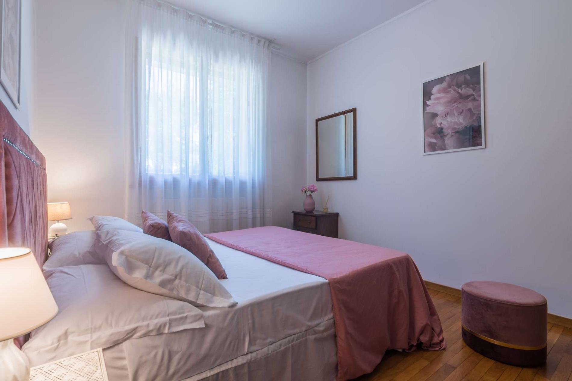 httpssecure.365villas.comgetimageuploadsconfigalessandrapropertygallery21620240617_060128_3761jpg