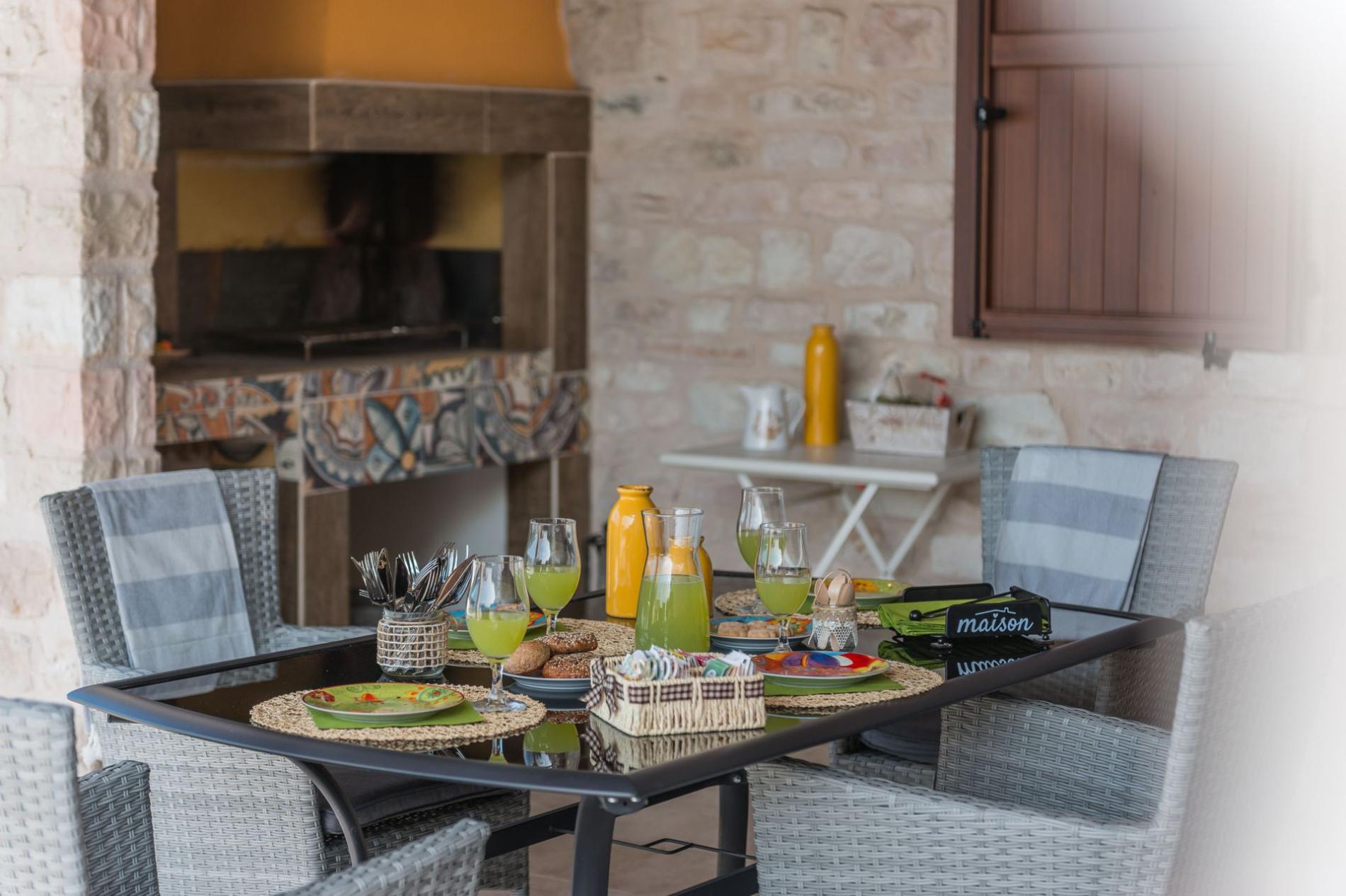 httpssecure.365villas.comgetimageuploadsconfigalessandrapropertygallery22620250620_085411_7171jpg