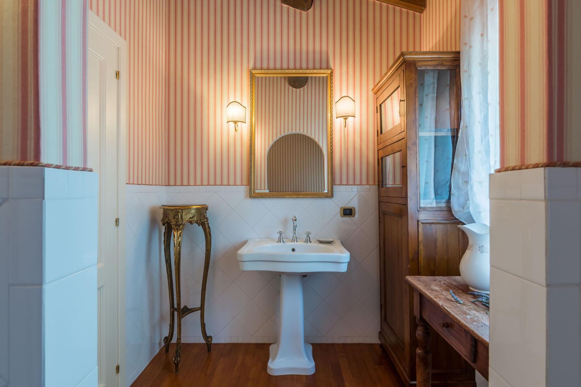 httpssecure.365villas.comgetimageuploadsconfigalessandrapropertygallery23120250729_052906_3617jpg