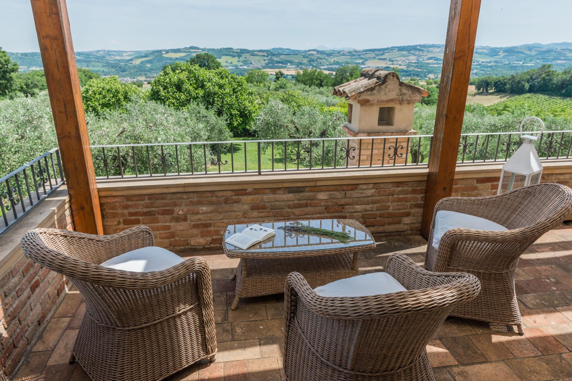 httpssecure.365villas.comgetimageuploadsconfigalessandrapropertygallery23120250729_052914_901jpg