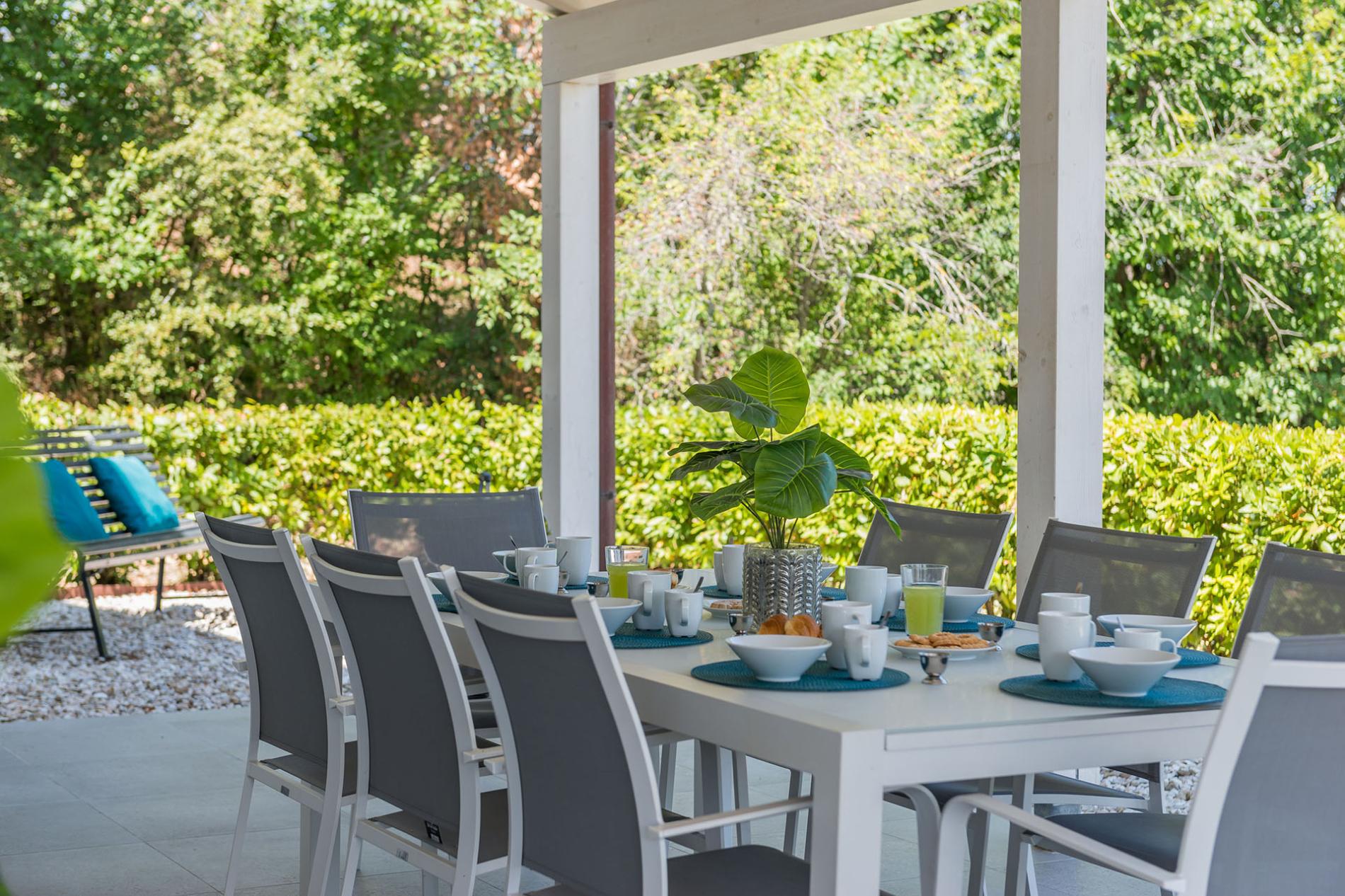 httpssecure.365villas.comgetimageuploadsconfigalessandrapropertygallery23320250819_033148_9468jpg