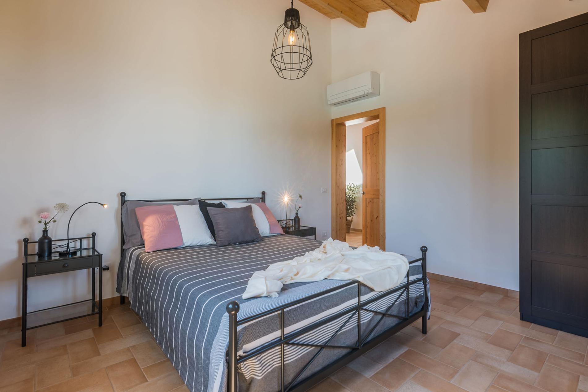 httpssecure.365villas.comgetimageuploadsconfigalessandrapropertygallery23320250819_033224_7634jpg