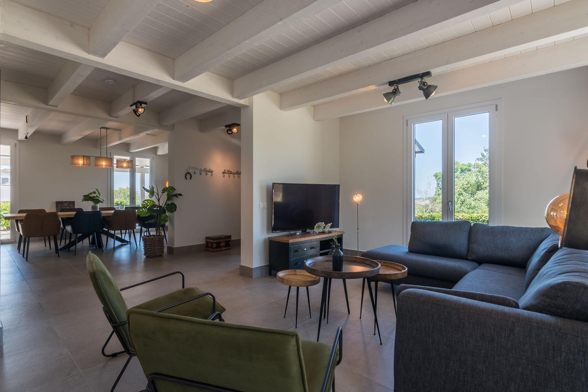 httpssecure.365villas.comgetimageuploadsconfigalessandrapropertygallery23320250819_033231_298jpg