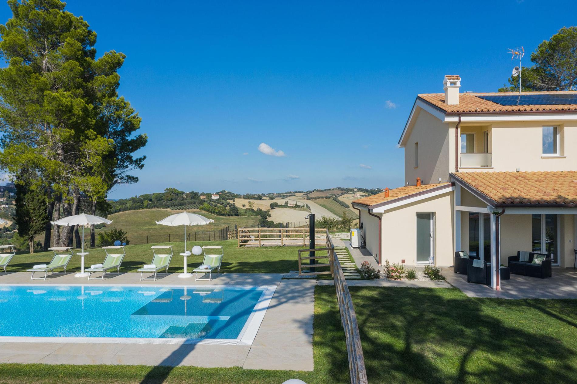 httpssecure.365villas.comgetimageuploadsconfigalessandrapropertygallery23420251009_002809_6262jpg-4